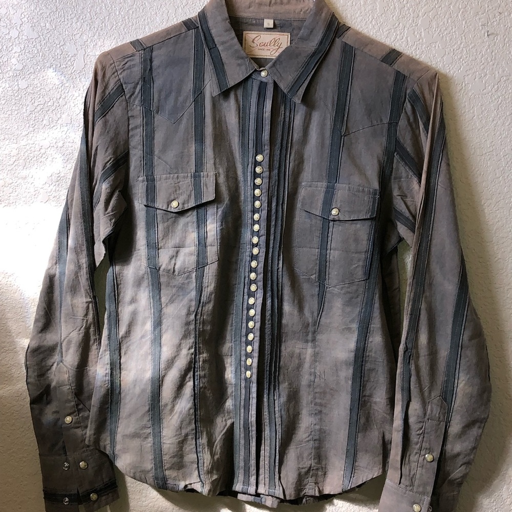 Scully pearl snap vintage like button up shirt